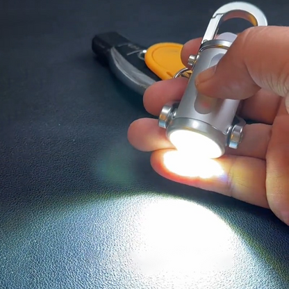 Mini lampe de poche LED porte-clés - Lampe de travail à charge rapide et sortie bidirectionnelle avec SOS d'urgence 