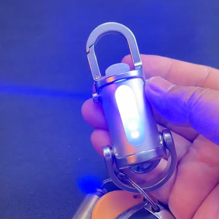 Mini lampe de poche LED porte-clés - Lampe de travail à charge rapide et sortie bidirectionnelle avec SOS d'urgence 